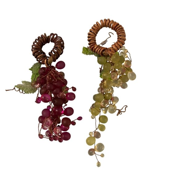 Lucite Grapes Red And White Wine Bottle Decor Hangers Set Of 2 - Picture 2 of 4